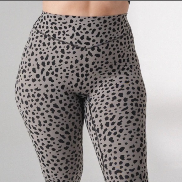 Balance Athletica Ascend Pant SnowLeopard Midnight - Picture 5 of 5